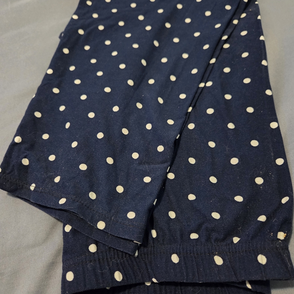 Leggings Depot Navy/White Polka Dot Capris